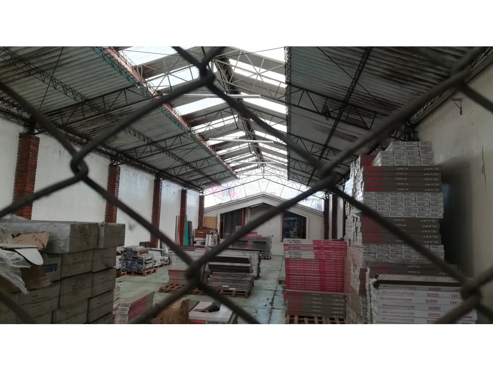 BODEGA - LOCAL, 486 M2, frente a tostao-bomba - 1