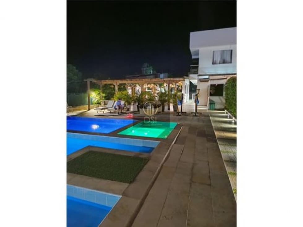 SE VENDE HOTEL EN PLAYA MENDOZA - 1