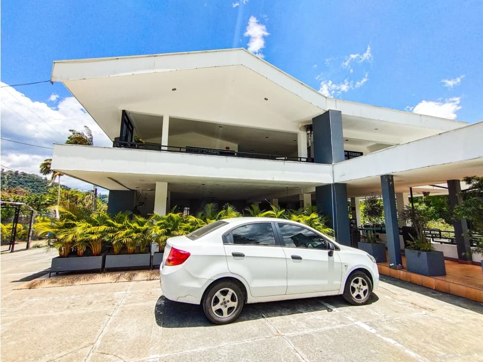 HOTEL -RESTAURANTE SALENTO 2694 M2 $2'300.000.000 - 1