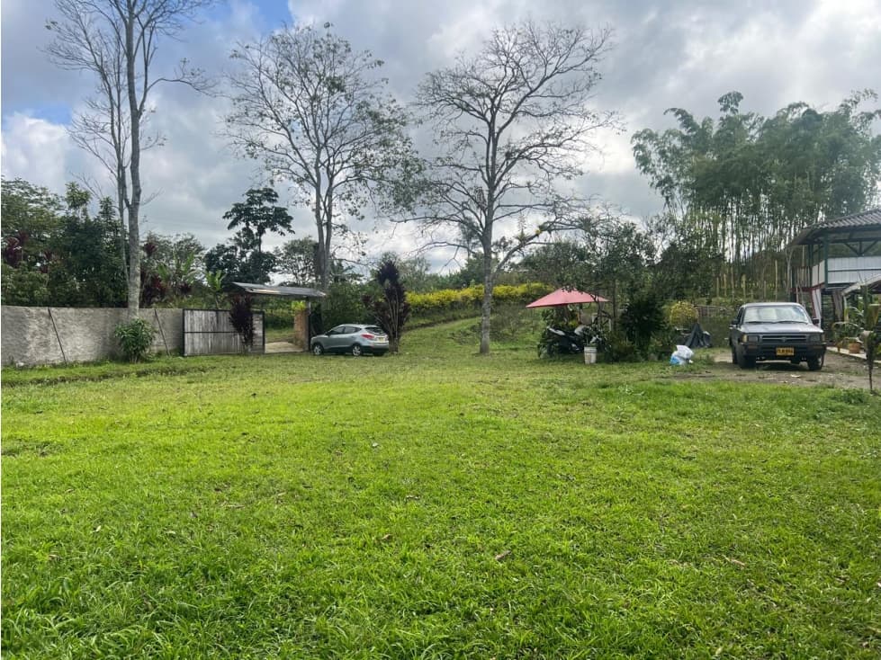 VENTA FINCA 20.000 M2 MUY CERCA ARMENIA. 900'000.000 - 1