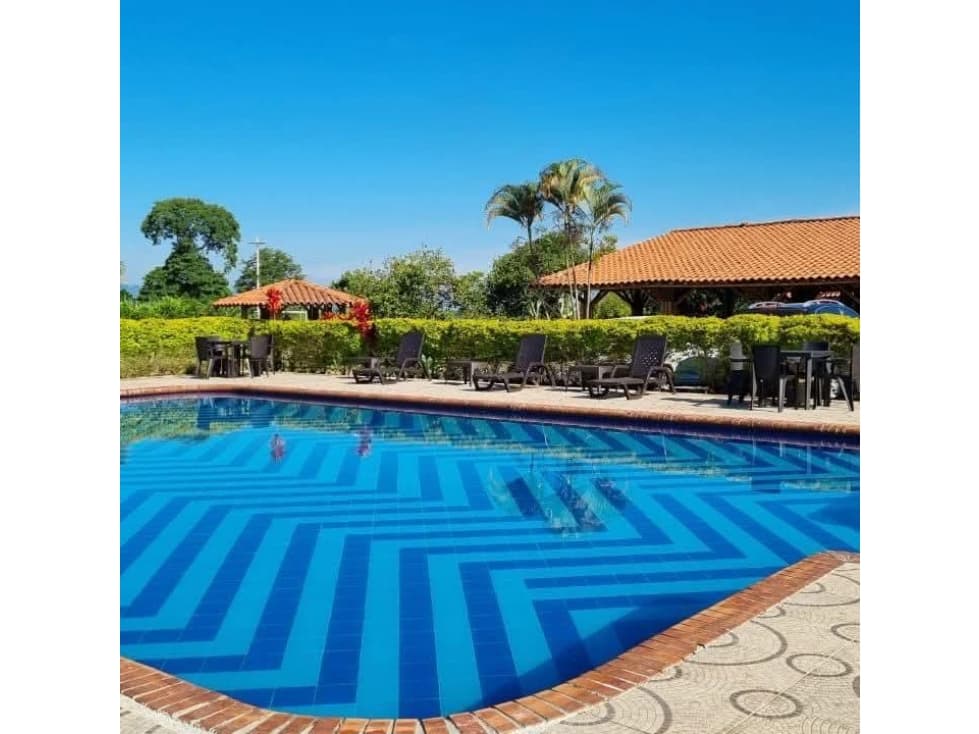VENTA FINCA HOTEL 40 HABITACIONES CERCA A QUIMBAYA - 1