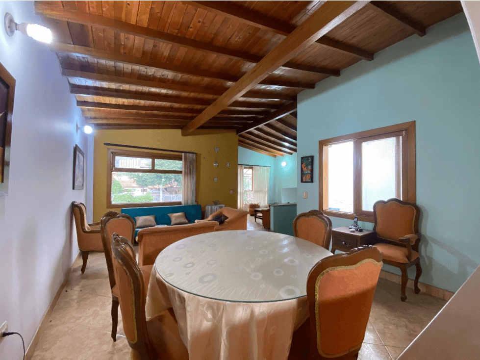 SE VENDE CÓMODA CASA EN ITAGÜÍ SANTA MARIA - 1