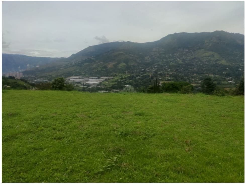 SE VENDE ESPECTACULAR LOTE EN COPACABANA - PARCELACIÓN - 1