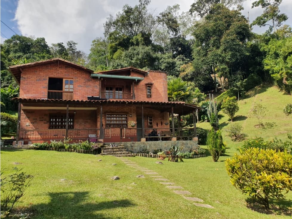VENTA DE CASAFINCA DE DESCANSO EN AMAGA - 1