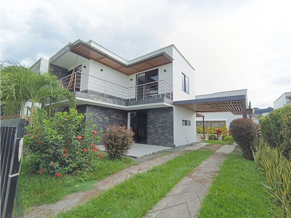 VENTA DE CASA EN CONDOMINIO DE SOPETRAN. - 1