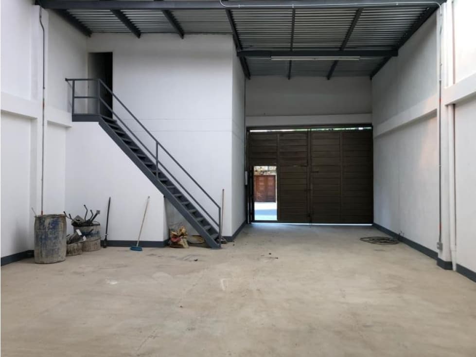Bodega en venta, Envigado, barrio Mesa. - 1