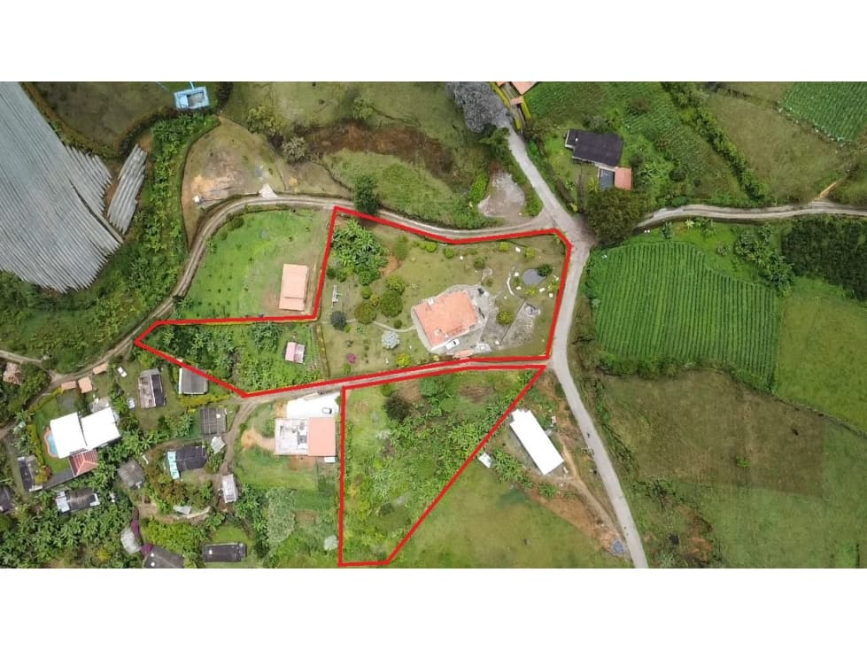 SE VENDE CASA CAMPESTRE EN EL PEÑOL VEREDA EL CHILCO - 1