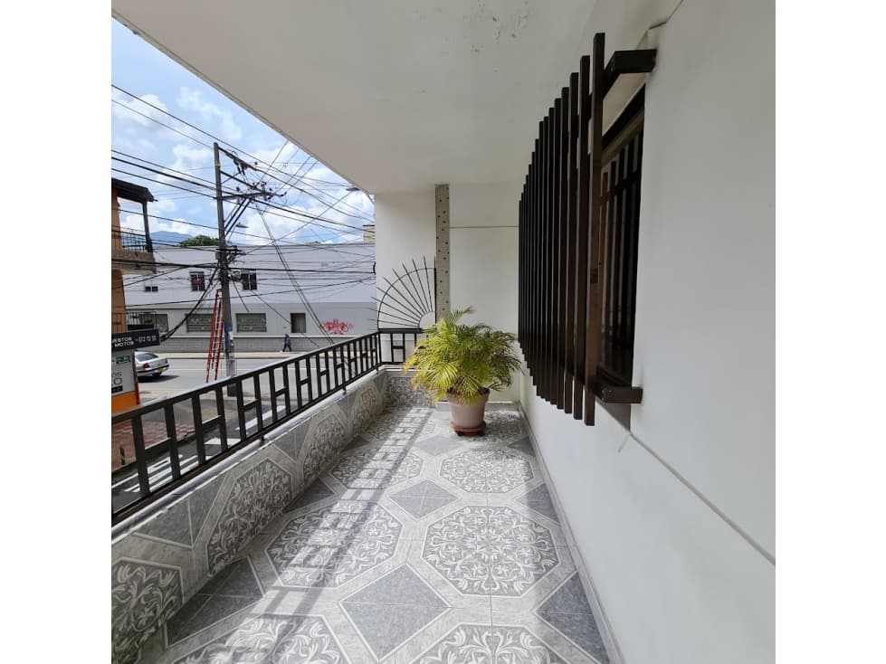 Edificio en venta Itaguí, Las Mercedes, cerca al parque principal. - 1