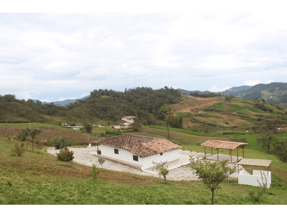 SE VENDE CASA CAMPESTRE EN SANTUARIO - 1