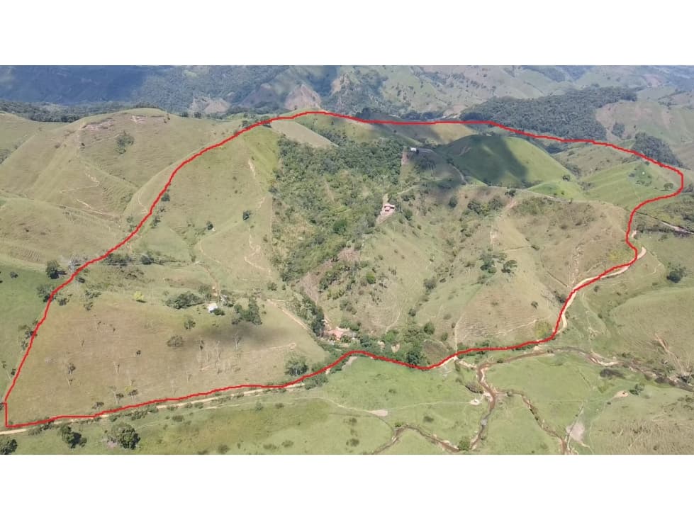 SE VENDE FINCA GANADERA EN MACEO - 1