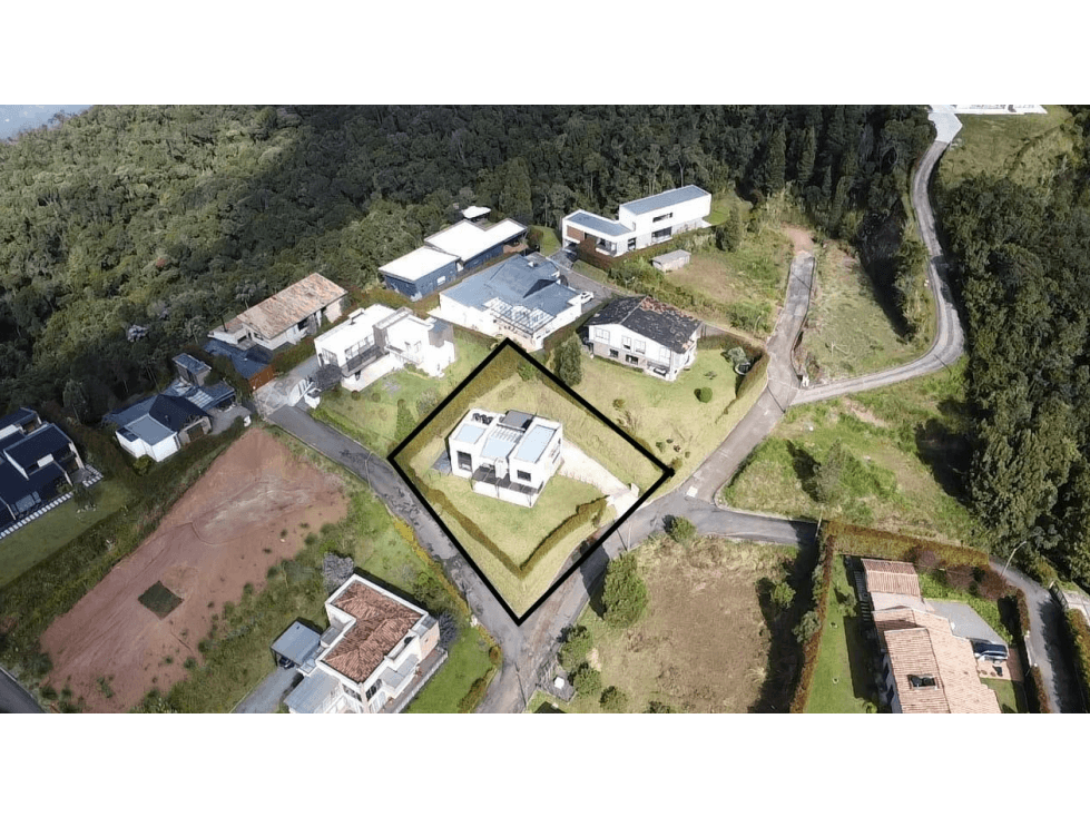 SE VENDE HERMOSA CASA CAMPESTRE LOMA DEL ESCOBERO - ENVIGADO - 1