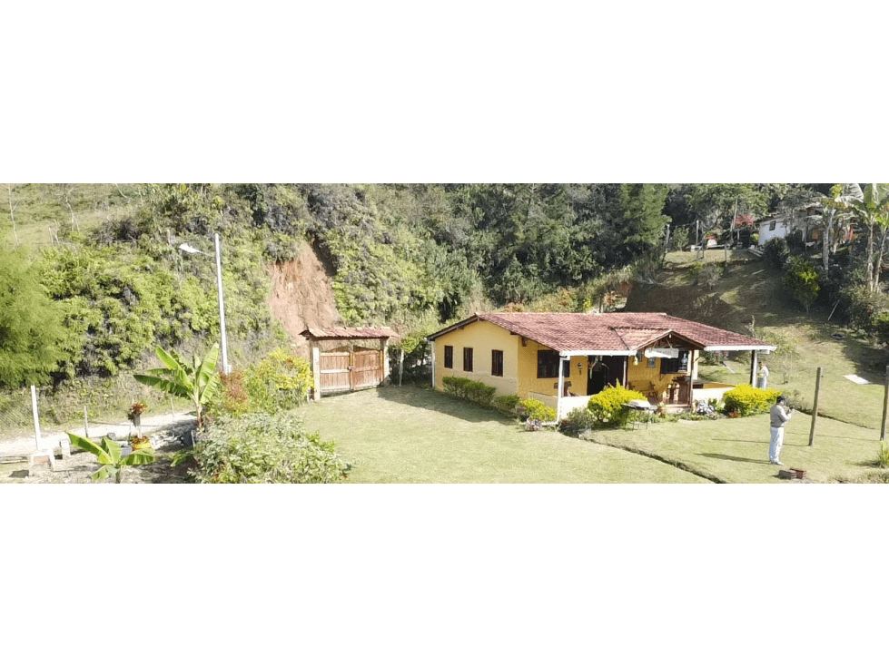 SE VENDE MUY AGRADABLE CASA CAMPESTRE EN SANTO DOMINGO - 1