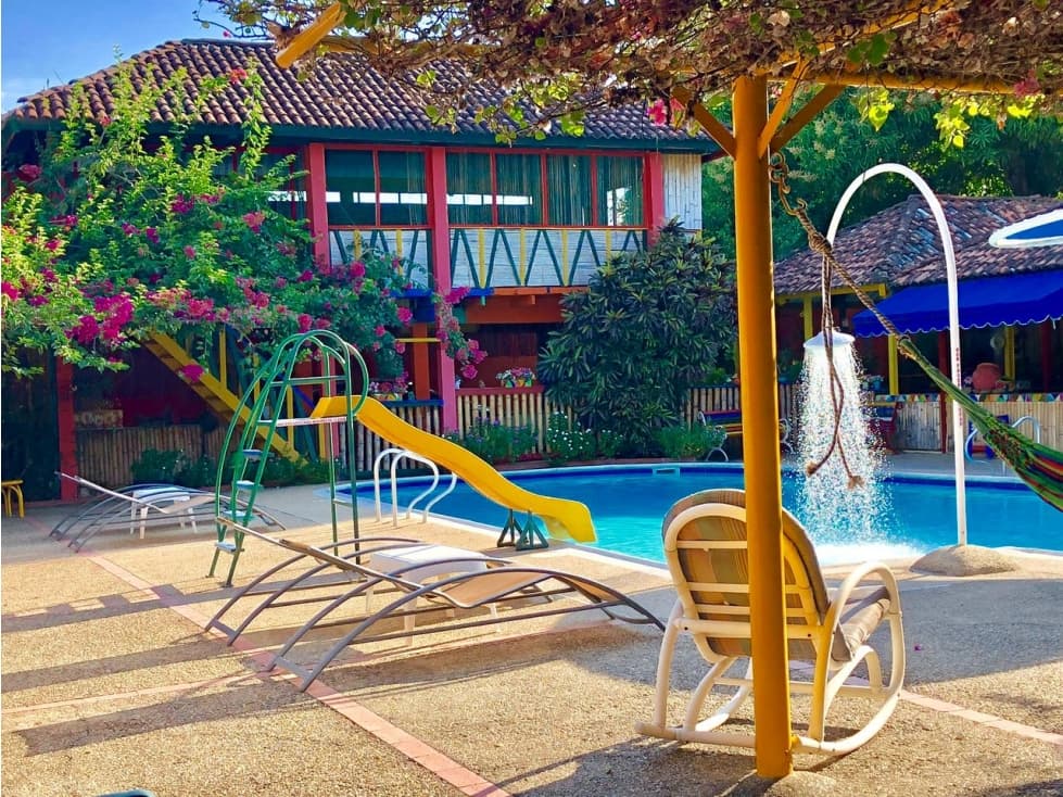 Hotel en venta en Tolima sector Carmen de Apicalá - 1