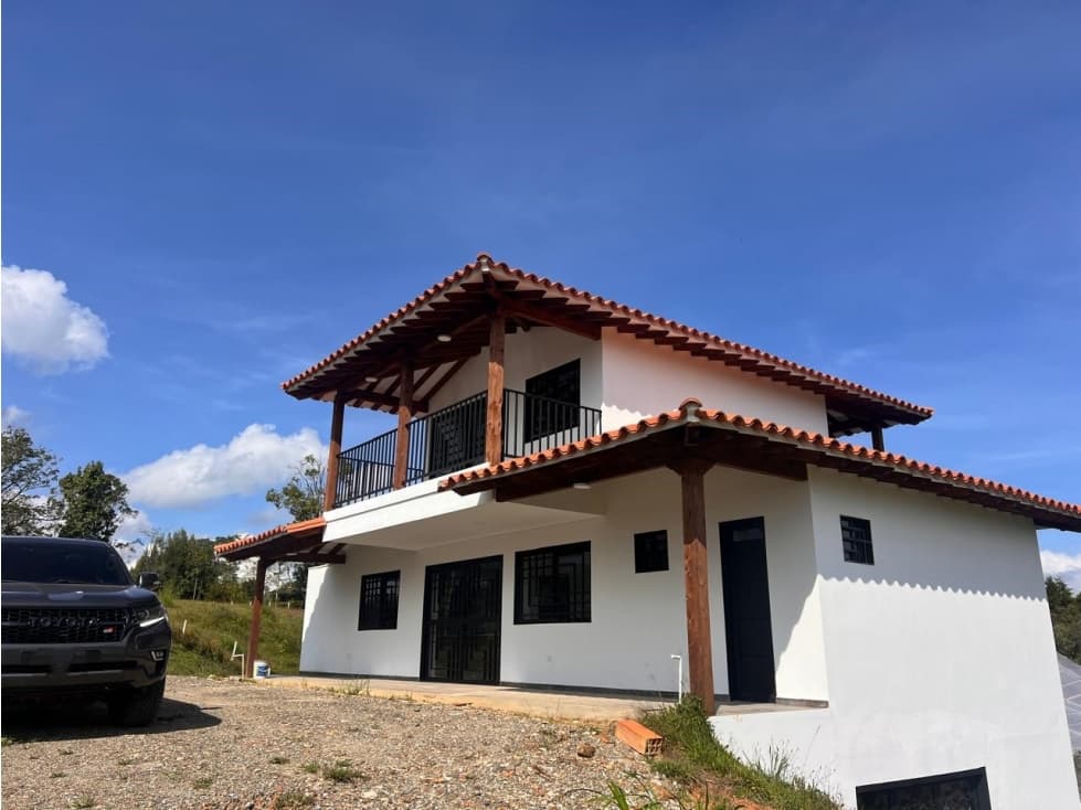 Casa campestre en venta, vereda Chaparral, San Vicente - 1