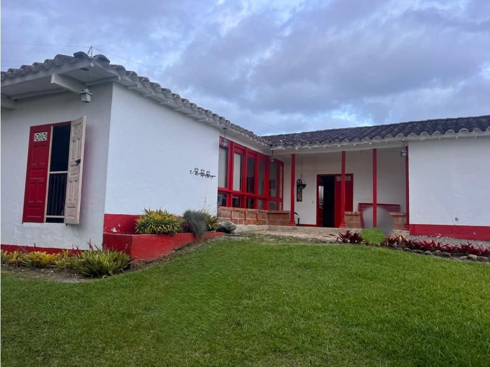 Casa campestre en venta, vereda Chaparral, San Vicente - 1