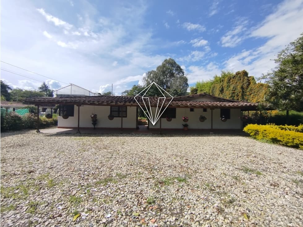 Arriendo finca en sector El Canadá- El Carmen de Viboral - 1