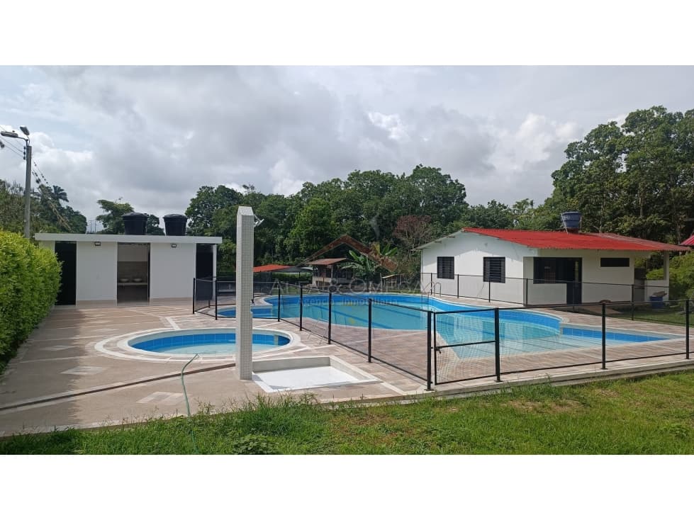 Venta de Granja Agroturística y Piscícola en El Totumo Ibagué  - 1