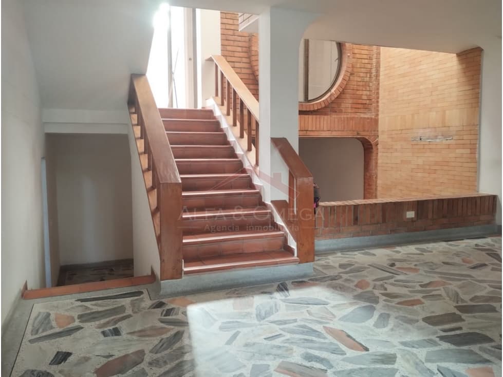 Venta de casa de 3 niveles en barrio La Riviera Cúcuta - 1