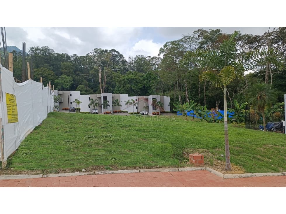 Venta de Lote Esquinero en Conjunto Iraka, El Vergel Ibagué - 1