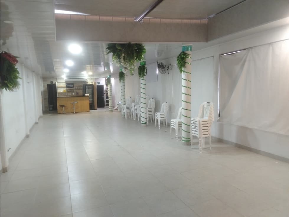 ALQUILO LOCAL PARA EVENTOS Y COMERCIO 110 m2 TOTALMENTE EQUIPADO - 1