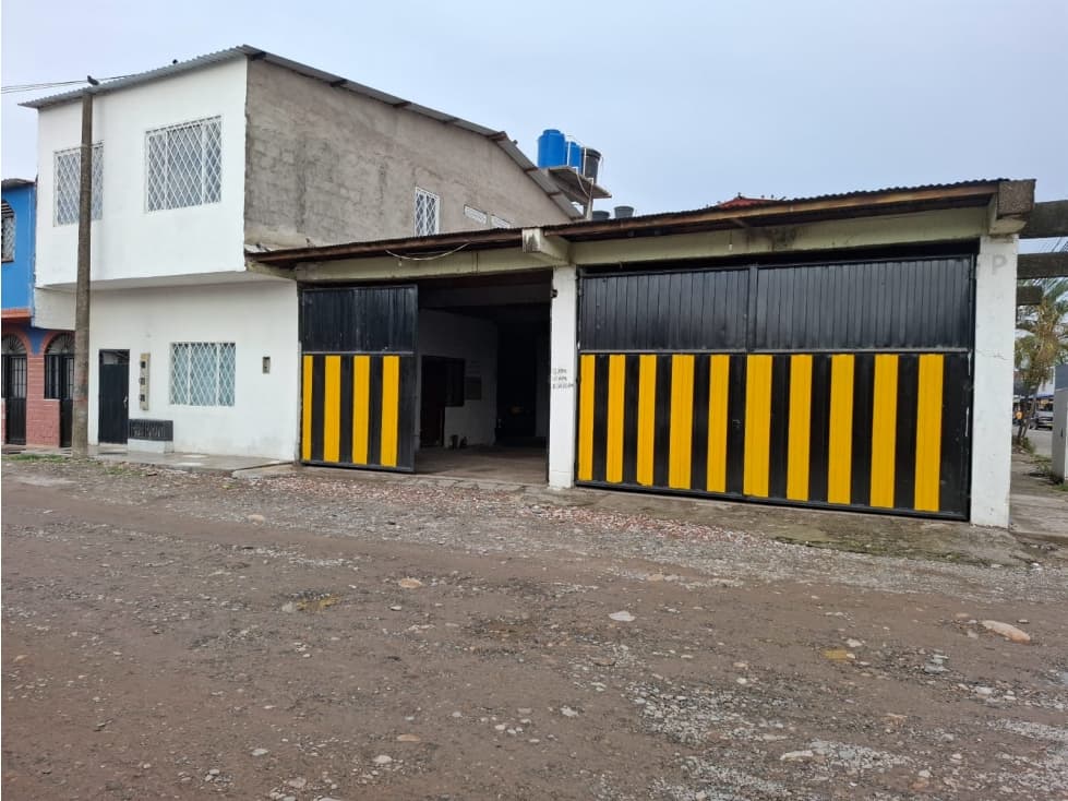 BODEGA-PARQUEADERO CON APARTAMENTOS VILLAVICENCIO - 1