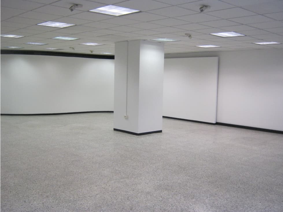 LOCAL EN ARRIENDO EN Bogota-Santa Barbara 754 m2 - 1