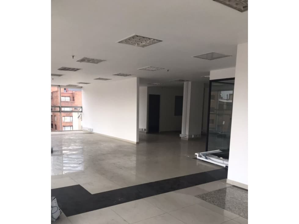 EDIFICIO EN ARRIENDO EN BOGOTA-Chico 2.500n m2 - 1