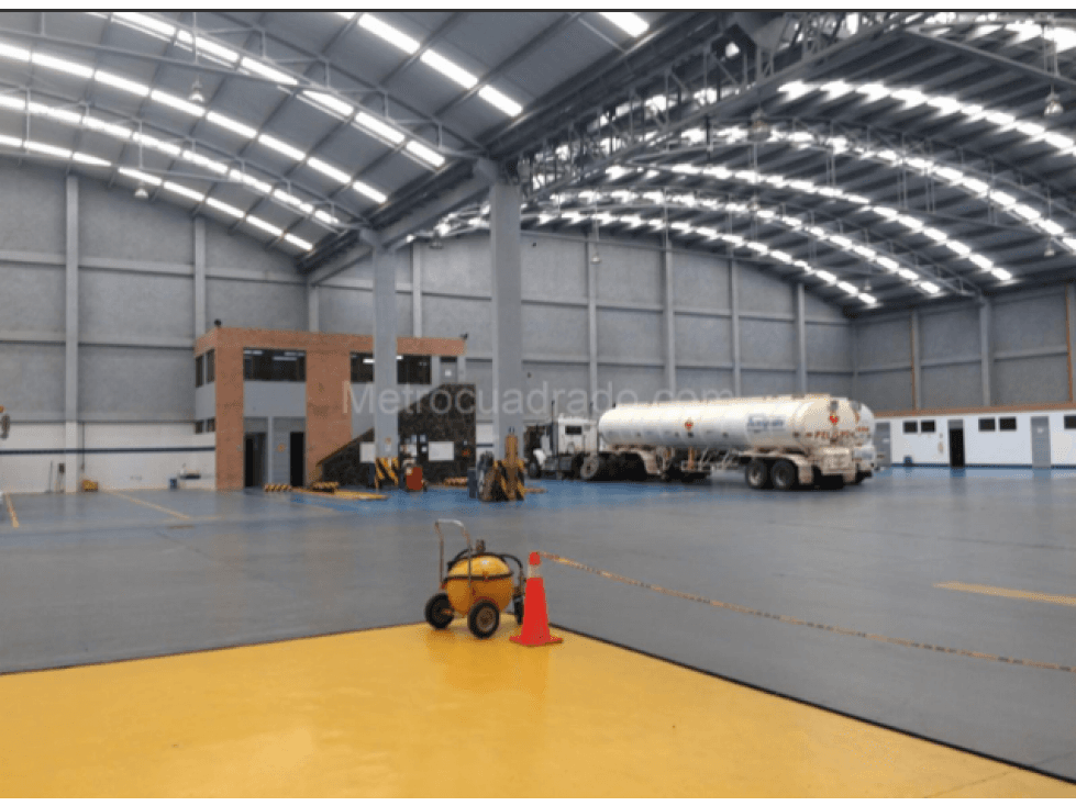 BODEGA EN VENTA RENTANDO EN MOSQUERA 3.575 M2 - 1