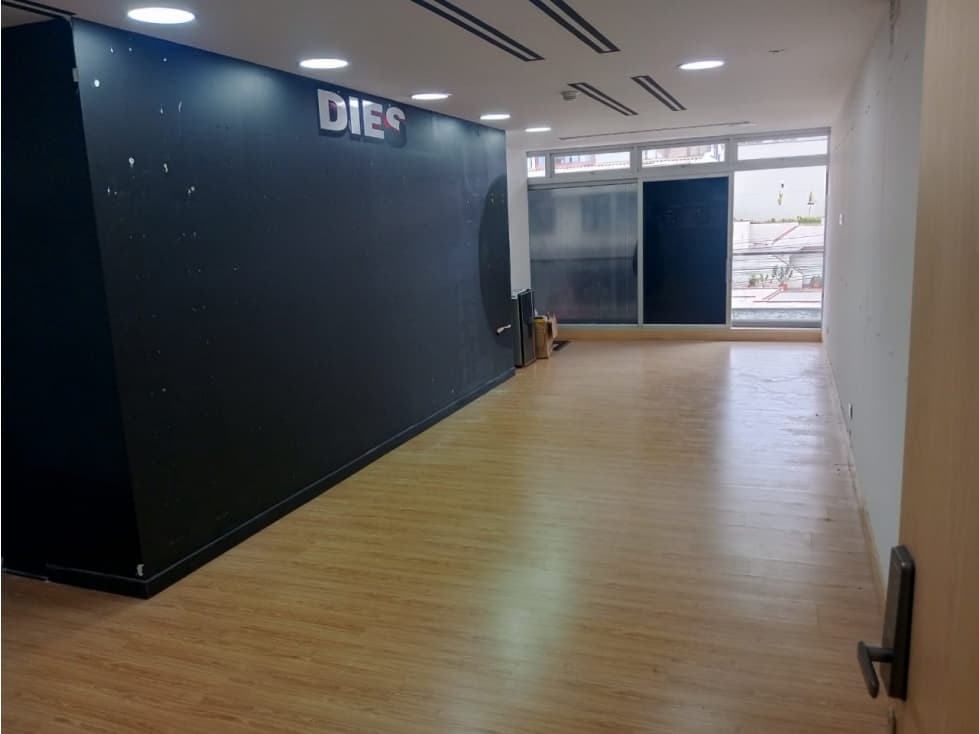 OFICINA EN VENTA SECTOR EL CABLE - 1