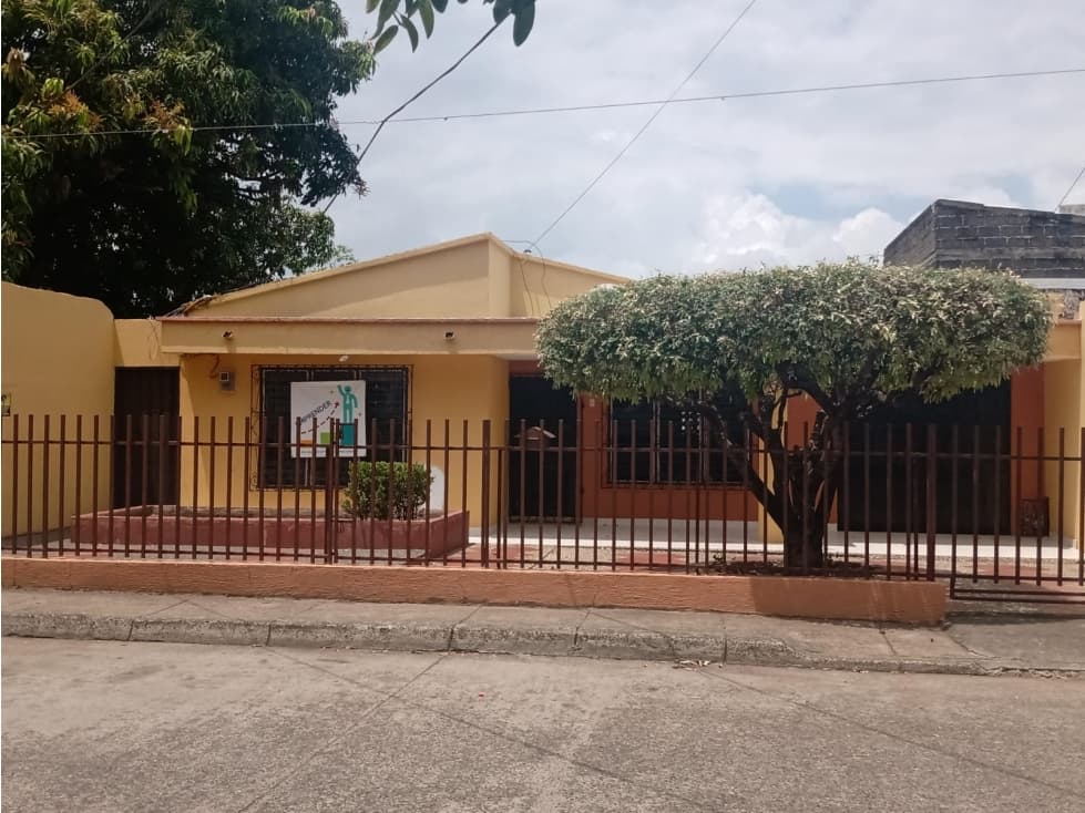 CASA EN ARRIENDO EN EL CENTRO PARA USO COMERCIAL - 1