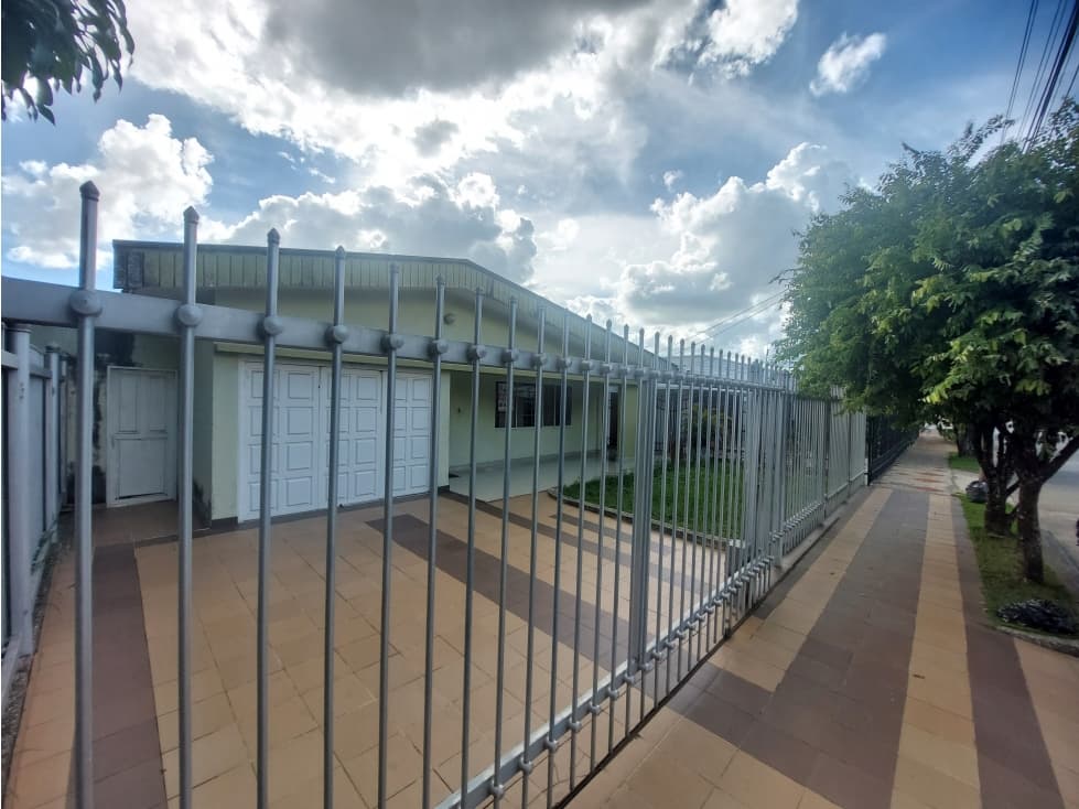 CASA PARA USO COMERCIAL EN ARRIENDO - COSTA DE ORO - 1