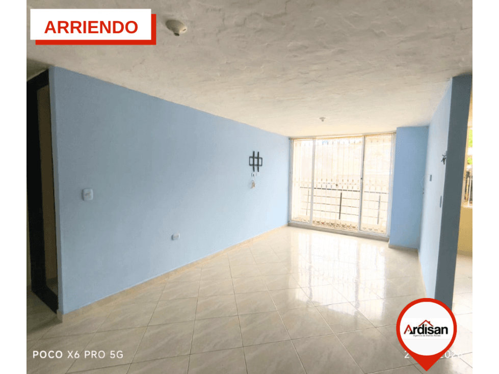 ARRIENDO APARTAMENTO SEGUNDO PISO CON PARQUEADERO - 1