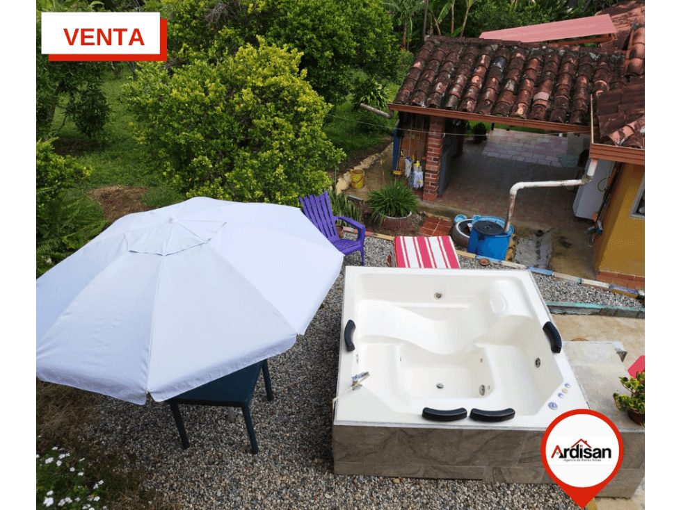 FINCA SEMIPLANA - 2 HECTÁREA 1.211 M2 (556 m2 de construcción) - 1