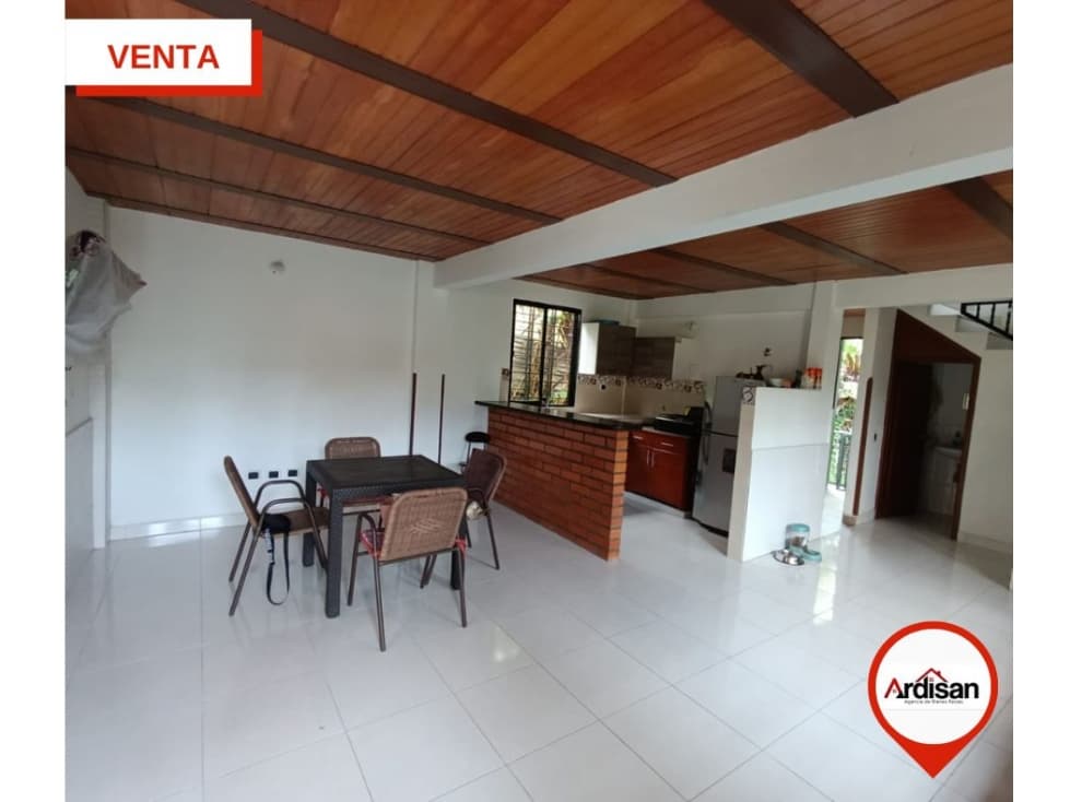 CASA DE DOS PISOS EN OIBA SANTANDER_AMPLIA ZONAS VERDES - 1