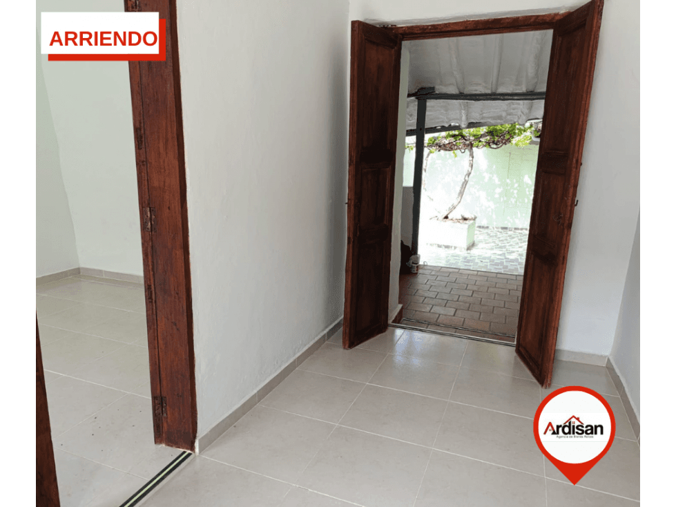 AMPLIA CASA COMERCIAL CENTRAL (Parque La Chiquinquirá) - 1