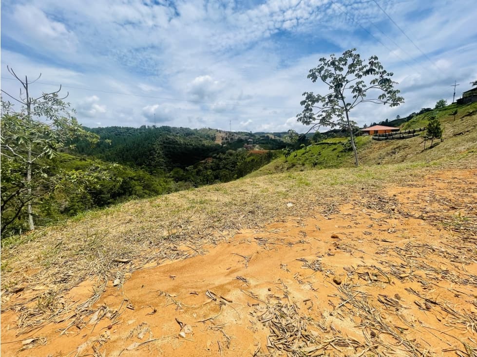 Lote en venta cerca del parque en San Roque, Antioquia - 1