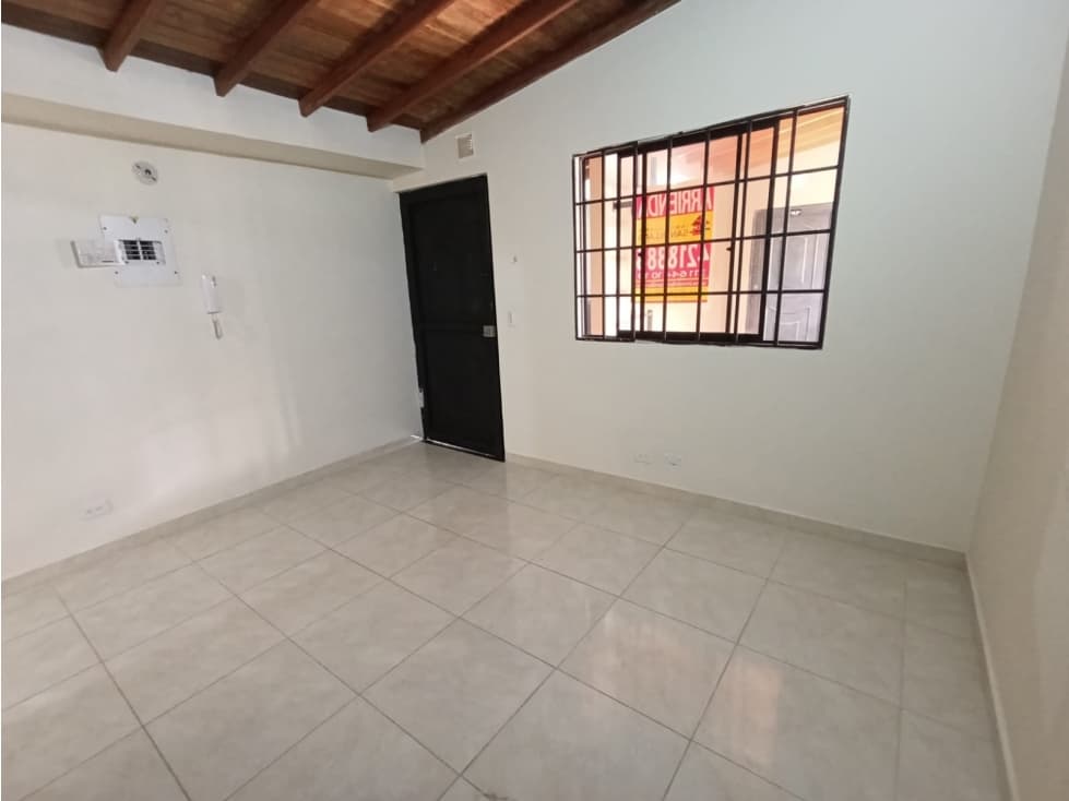 APARTAESTUDIO CUARTO PISO ROBLEDO CERCA CAI DE AURES - 1