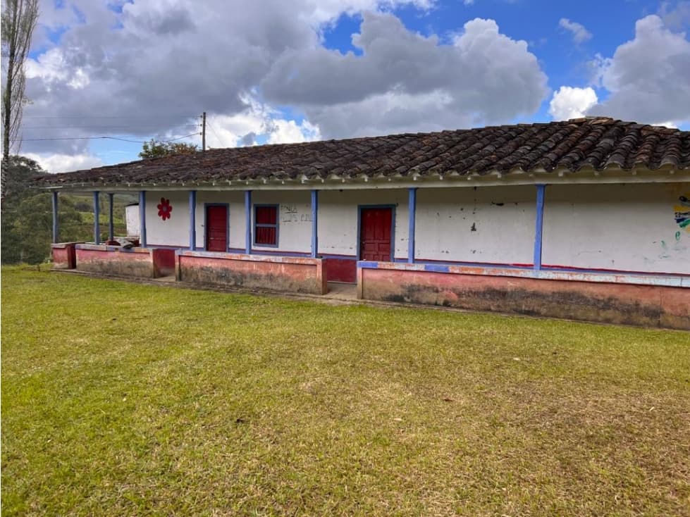 HERMOSA FINCA CAMPESINA EN VENTA SAN VICENTE - EN REMODELACIÓN!!!! - 1