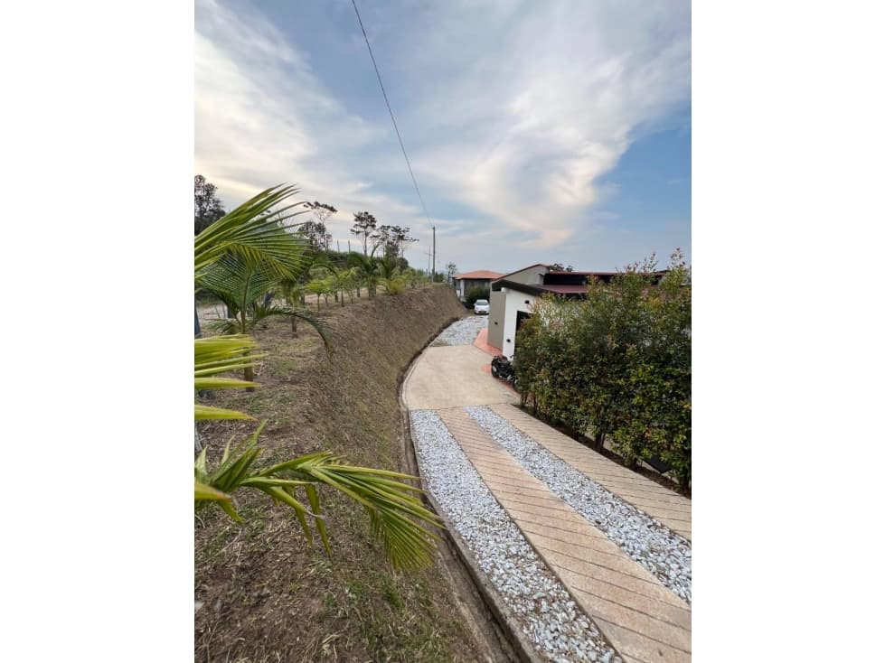 HERMOSA FINCA EN VENTA GUATAPE - 1