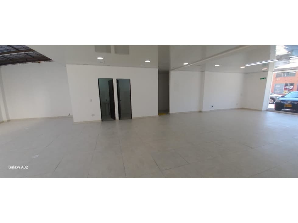 ARRIENDO MAGNIFICO LOCAL EN CHIA110 M2 - 1