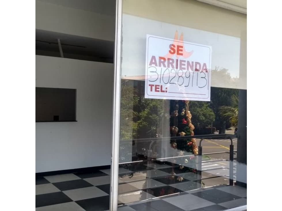 SE VENDE LOCAL 203 CENTRO COMERCIAL MIRANDELA PLAZA - 1