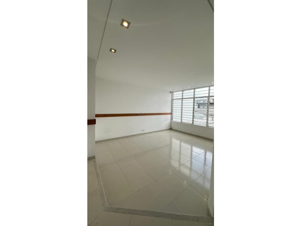 ALQUILER DE CASA EN SECTOR COMERCIAL PEREIRA - 1