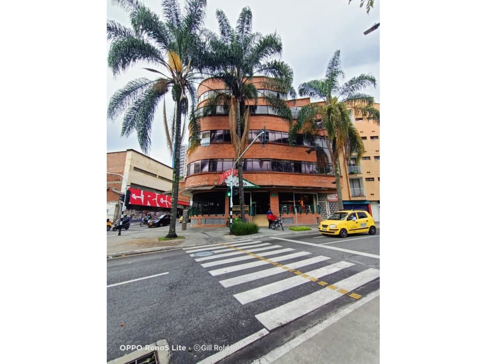 Vendo Edif con 24 Aparta estudios+1 Local Teatro Pablo Tobón Uribe - 1