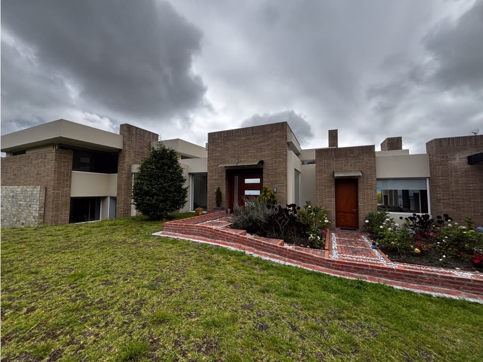 RENTO CASA MODERNA DE LUJO YERBABONITA BOSQUE NATIVO SOPO - 1