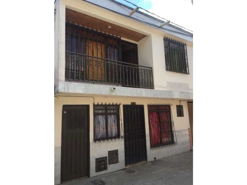SE VENDE CASA DOBLE RENTA EN MONTENEGRO - 1