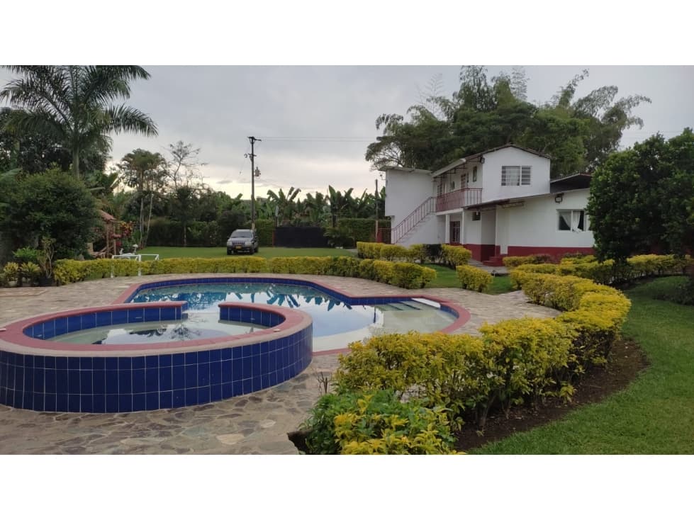 SE VENDE HERMOSA FINCA HOTEL VIA ARMENIA - PUEBLO TAPAO - 1