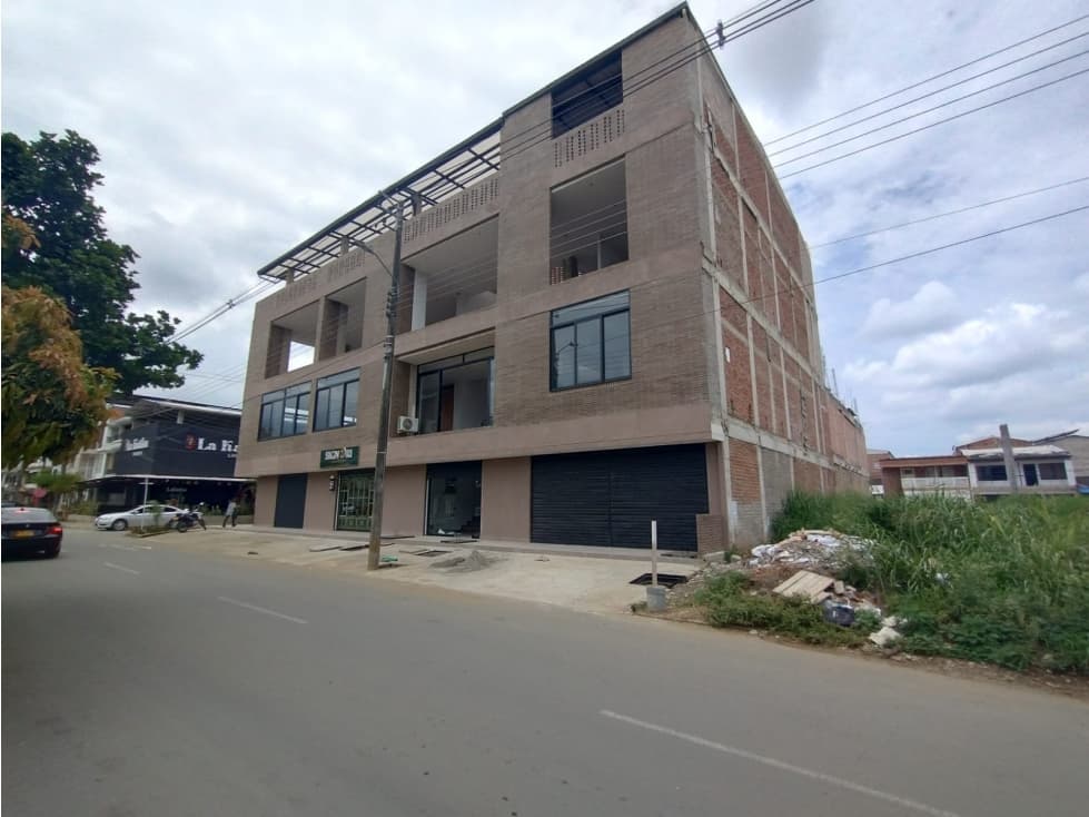 LOCAL COMERCIAL EN ARRENDAMIENTO CENTRO CIAL EN LA PRADERA JAMUNDI - 1