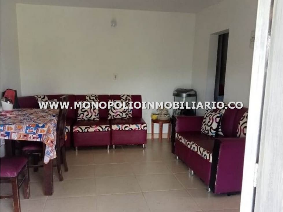 CASA FINCA EN VENTA - SECTOR SANTA ELENA, MEDELLIN COD: 25054 - 1