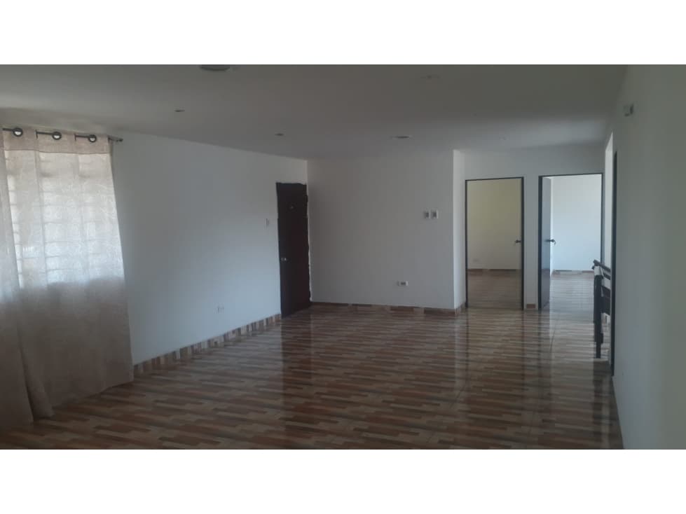 SE ALQUILA CASA EN LA FLORA DE DOS NIVELES USO COMERCIAL - 1