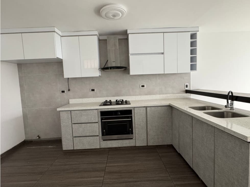 SE VENDE CASA EN LA HACIENDA INDEPEDIETE DE DOS NIVELES 200 M2 CONTRUI - 1